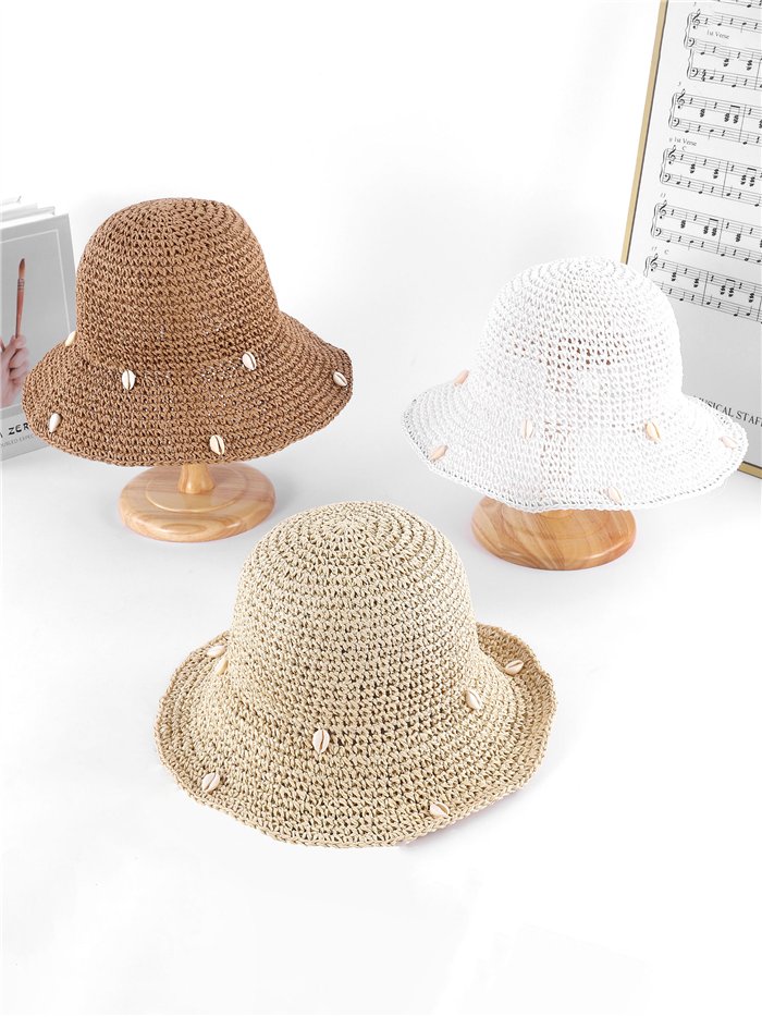 Sombrero de rafia crochet con conchas decorativas