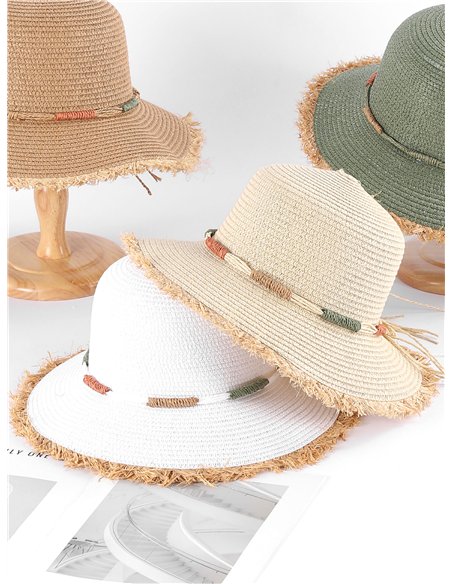 Sombrero de rafia con ala desflecada