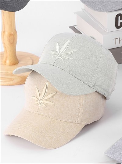 Gorra visera jaspeada con hoja bordada
