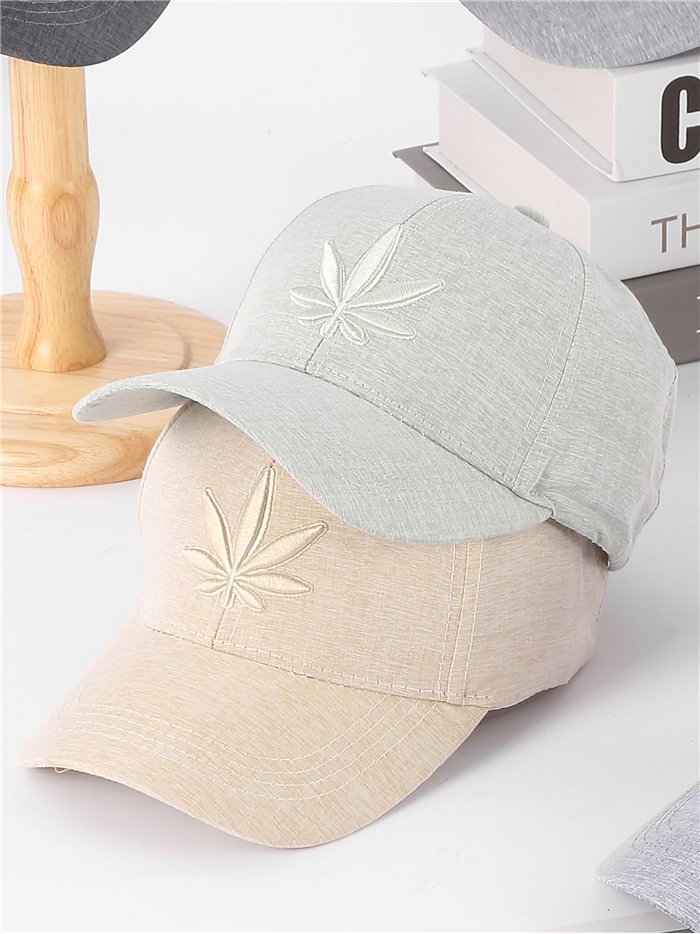 Gorra visera jaspeada con hoja bordada