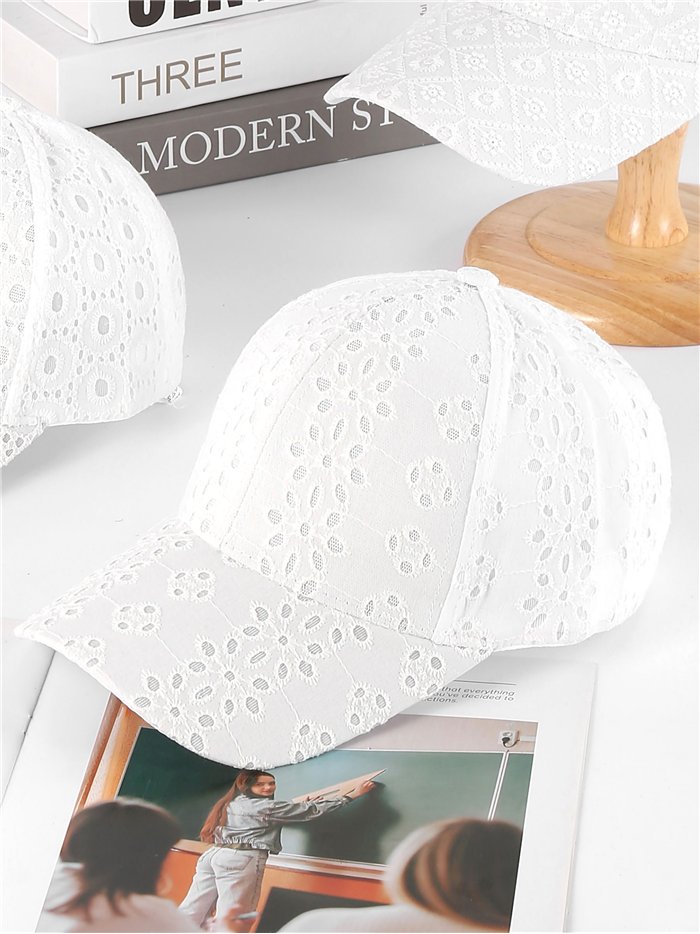 Gorra visera blanca bordado