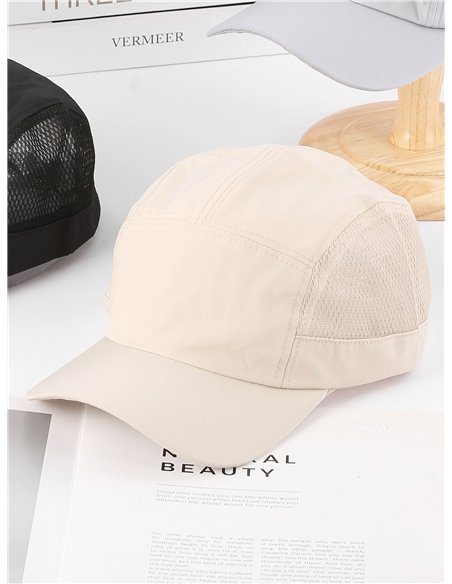 Gorra visera técnica con rejilla lateral