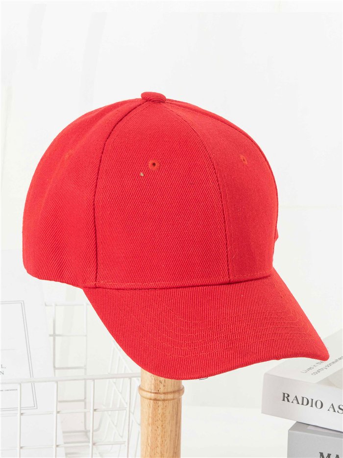Gorra visera roja vibrante