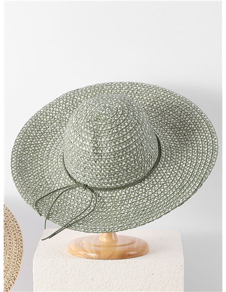 Chapéu de ráfia com cordão