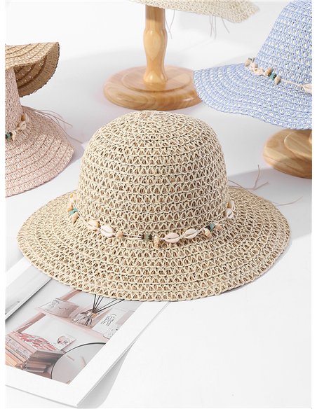 Sombrero de rafia con conchas