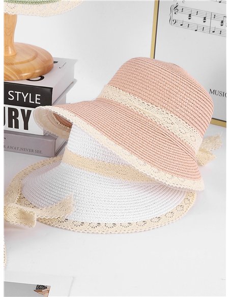 Sombrero cloche de rafia con encaje