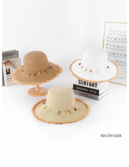 Sombrero de rafia desflecada