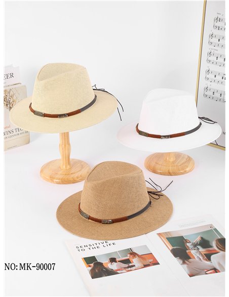 Sombrero panamá con banda decorativa