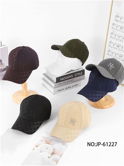 Gorra visera monograma con bordado frontal 2