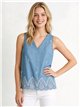 Blusa símil denim bordada sin mangas