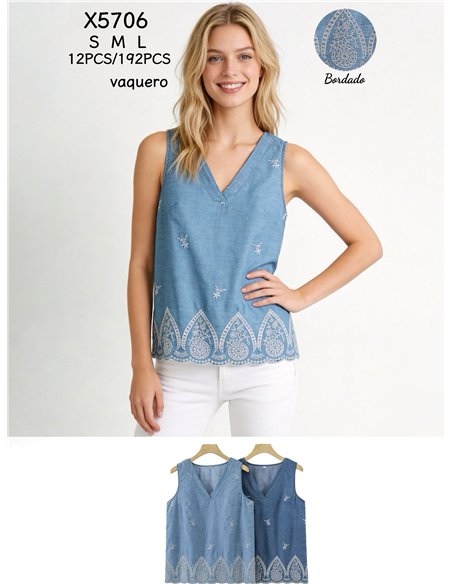 Blusa símil denim bordada sin mangas