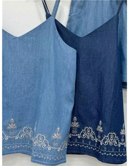 Conjunto símil denim de top bordado y short