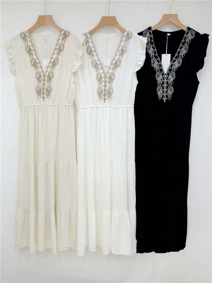 Vestido de lino con escote bordado