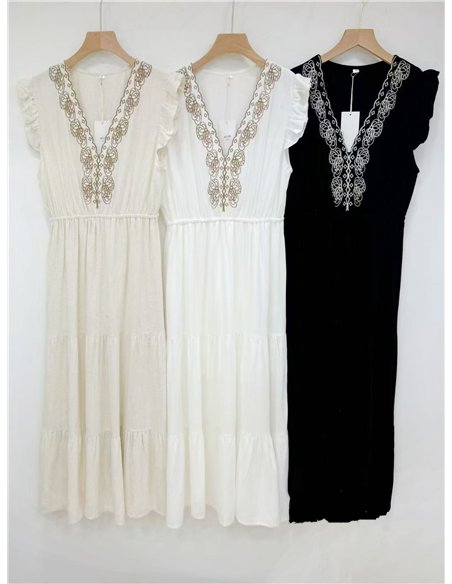 Vestido de lino con escote bordado