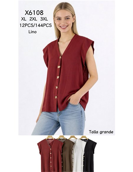 Blusa de lino talla grande con botones joya