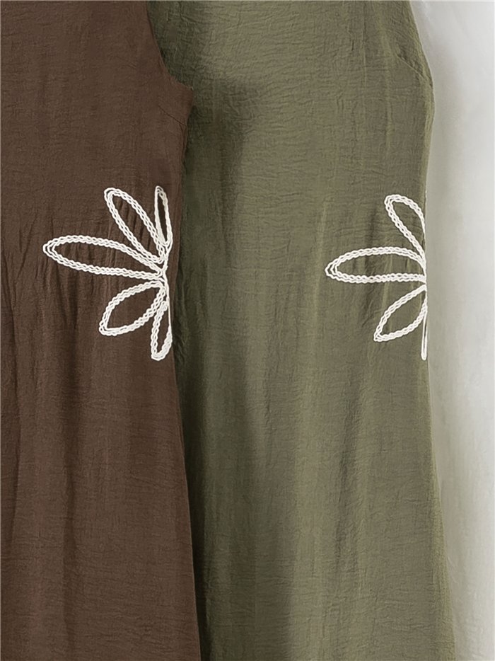 Slipkleid mit seitlicher Blumenstickerei