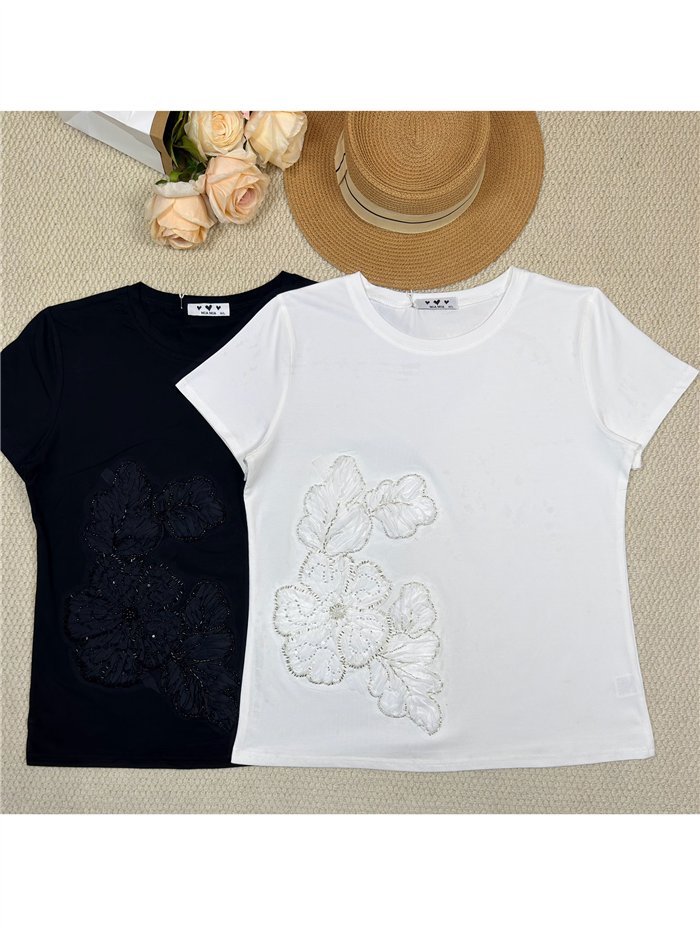 T-shirt con fiori ricamati sul lato