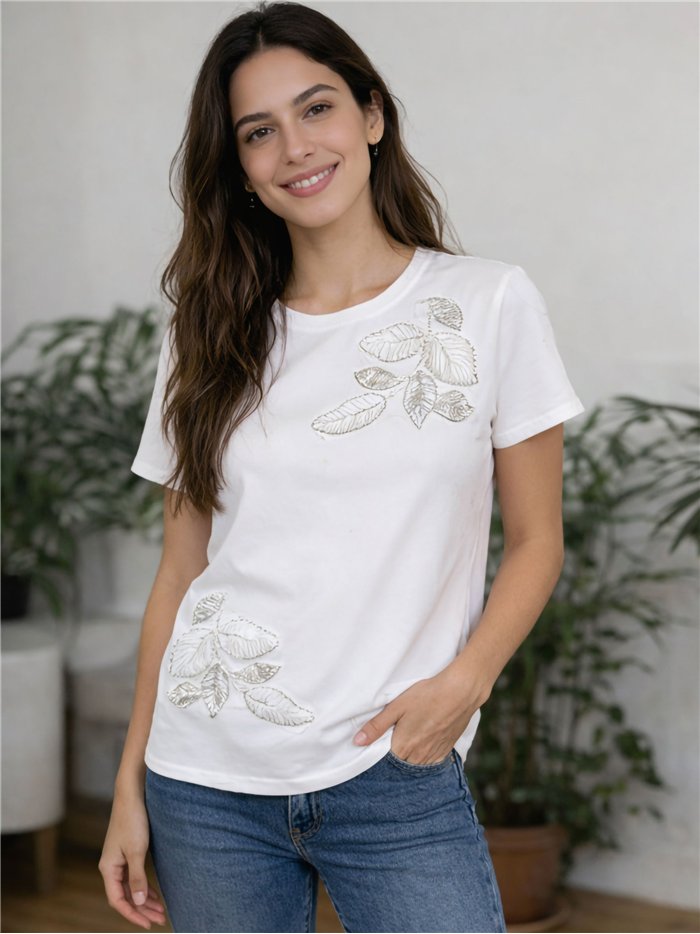 Camiseta hojas bordadas abalorios