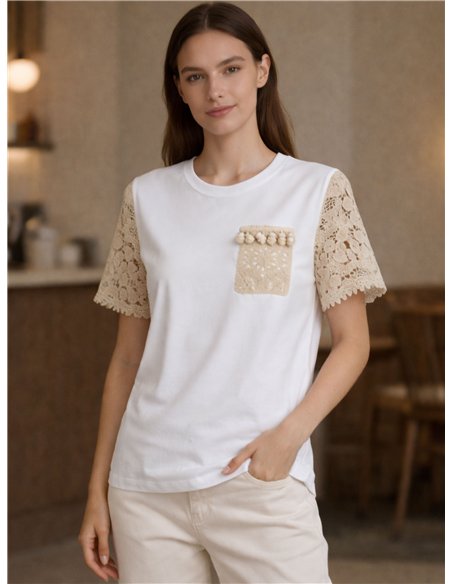 Camiseta manga crochet detalle bolsillo