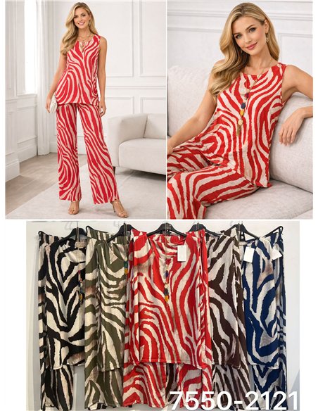 Conjunto de lycra: blusa com estampa de zebra, colar e calça.