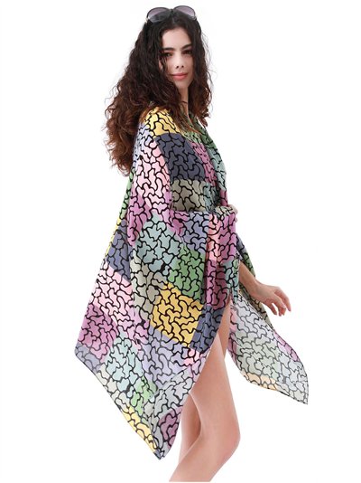 Pareo aus geometrischem Patchwork.