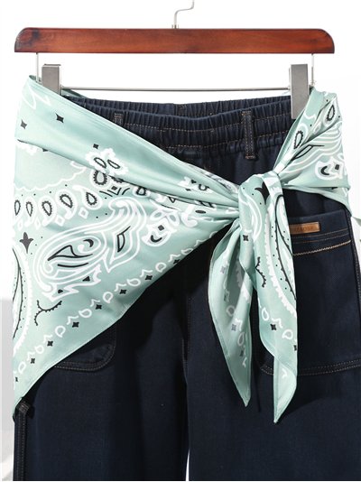 Pañuelo triangular paisley