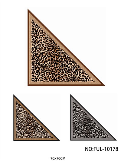 Pañuelo triangular leopardo 2