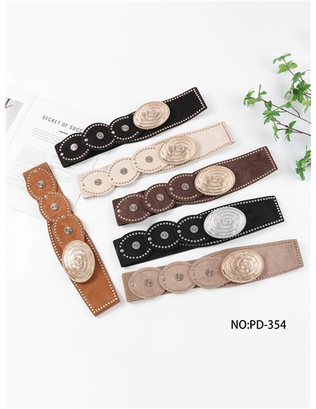 Breiter, elastischer Gürtel in Wildlederoptik mit ovalem Concho