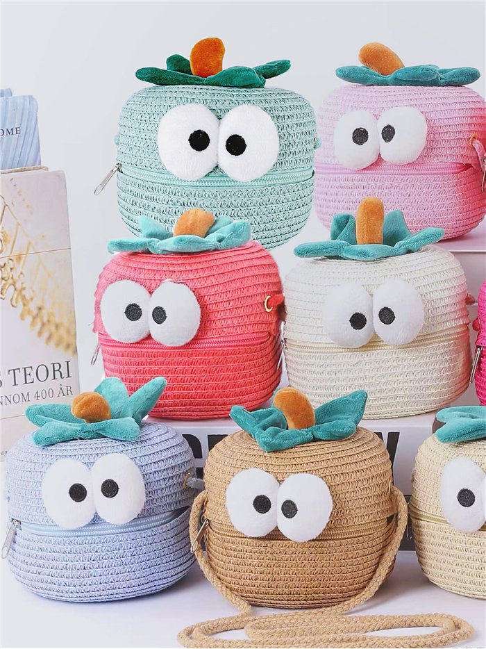 Borsa a tracolla per bambini in rafia, con un divertente disegno a carota.