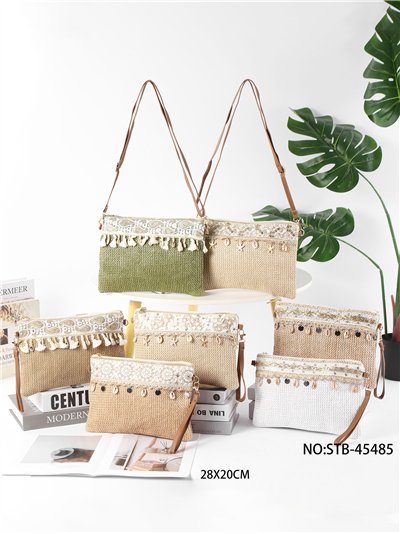 Bolso bandolera boho con bordado y conchas 2