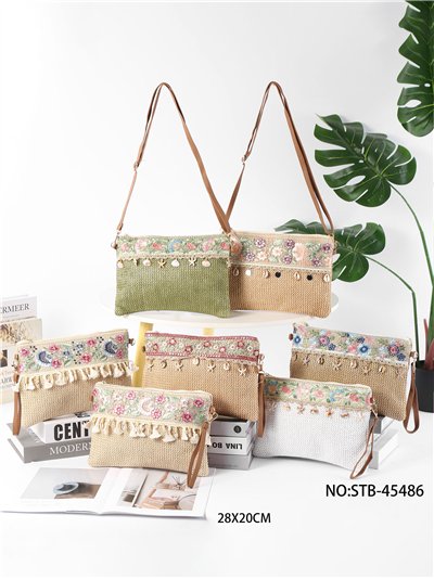 Bolso bandolera boho con flores bordadas 2