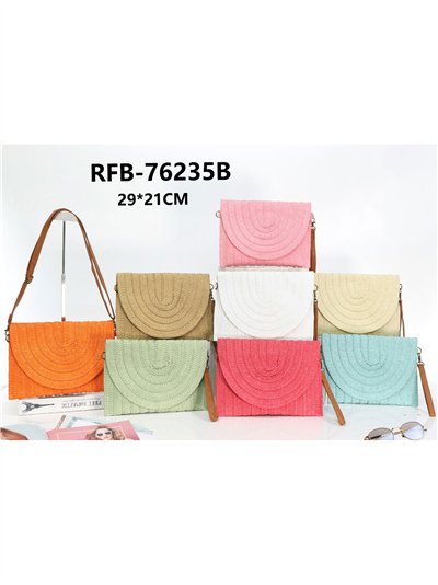 Bolso sobre de rafia con solapa semicircular 2