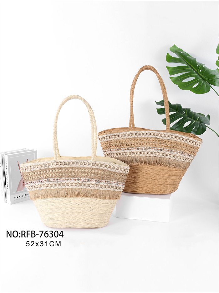 Capazo de playa con flecos y detalles abalorios