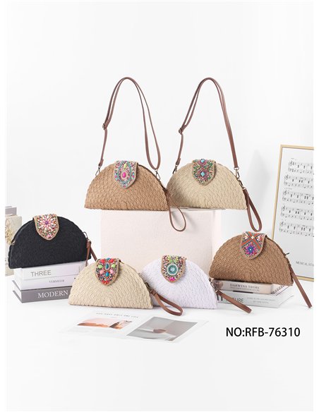 Bolso sobre de rafia con solapa joya