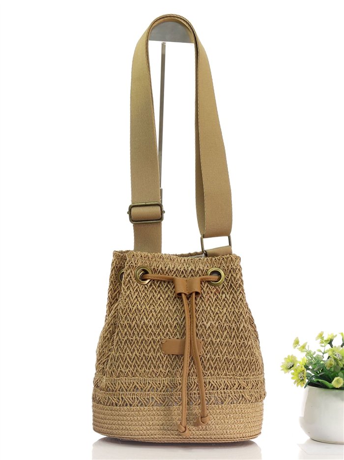 Bolso bombonera de rafia con cordón