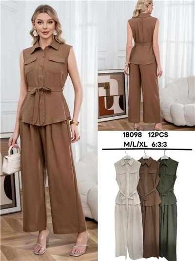 Conjunto blusa sin mangas con cinturón y pantalón amplio 2