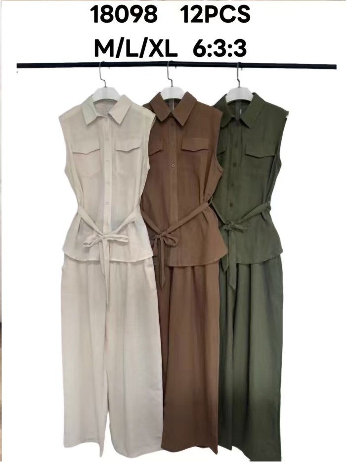 Ärmelloses Blusenset mit Gürtel und weit geschnittener Hose