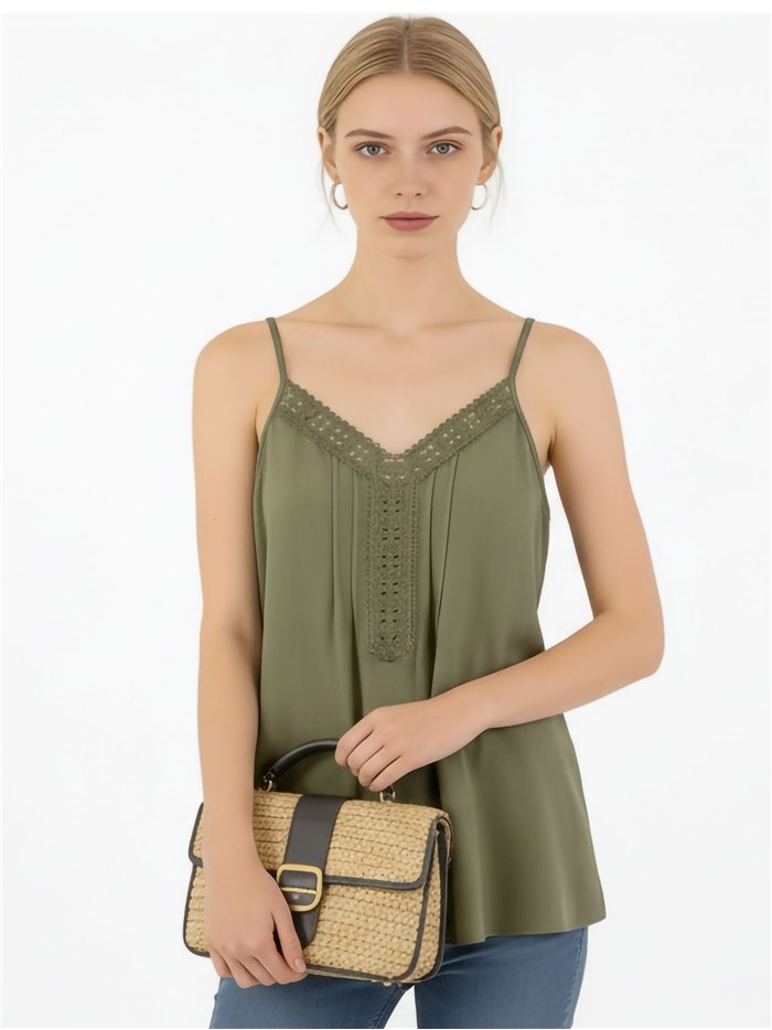 Top lencero efecto lino con encaje