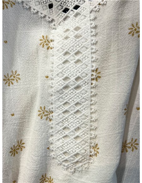 Top lencero efecto lino florecitas con encaje