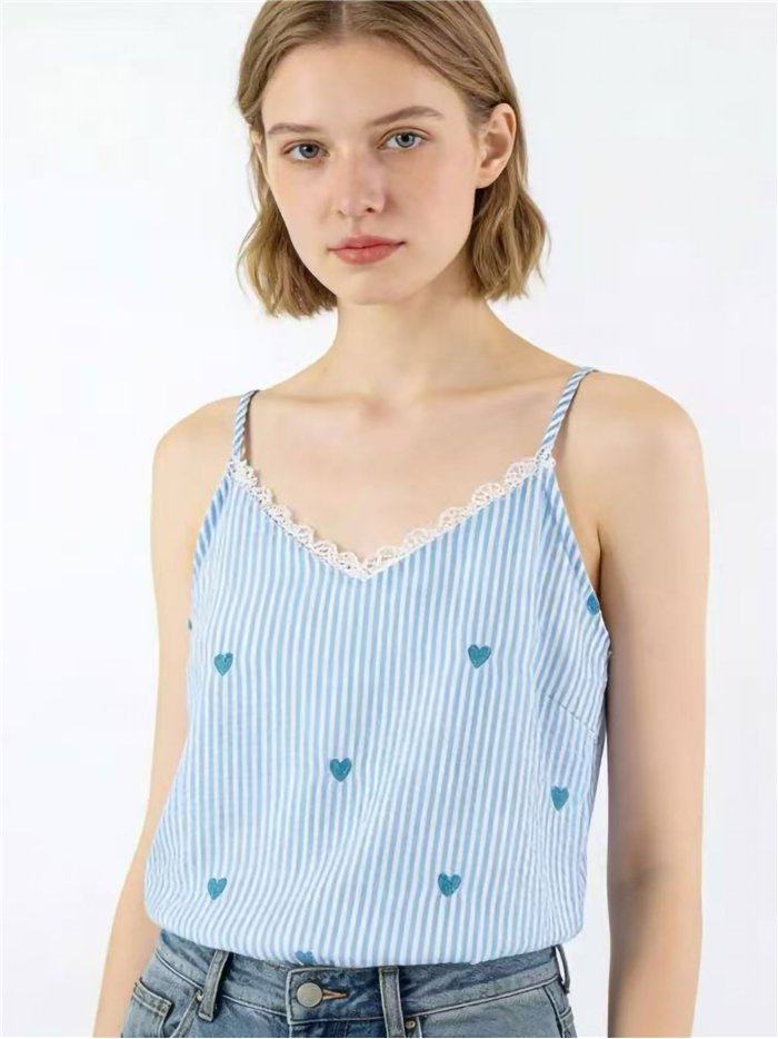 Haut en dentelle à rayures et cœurs brodés