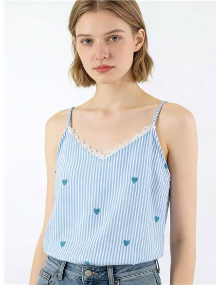 Haut en dentelle à rayures et cœurs brodés