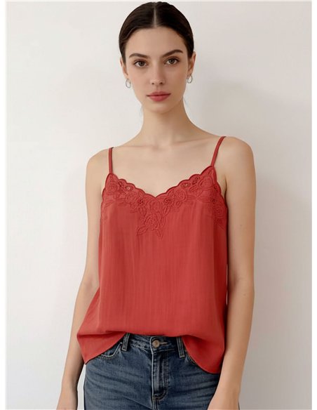 Top lencero bordado floral