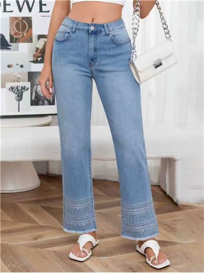 Jeans rectos con bordado en bajo