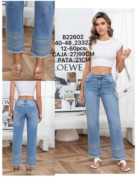 Jeans rectos con bordado en bajo