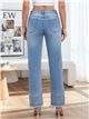 Jeans rectos con bordado en bajo