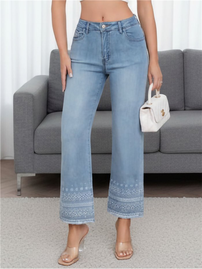 Gerade geschnittene Jeans mit Stickerei am Saum