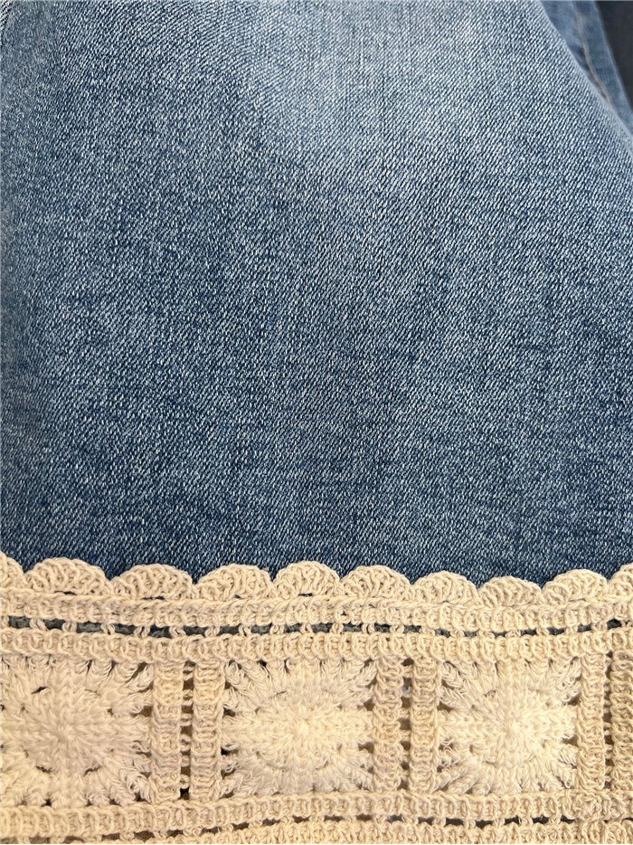 Jeans capri con crochet en bajo