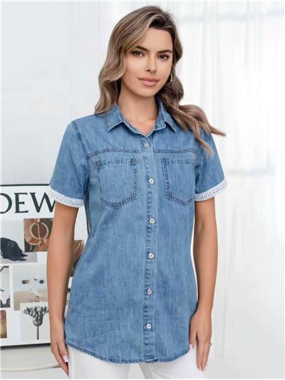 Camisa denim con puntilla en manga