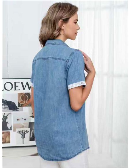 Camisa denim con puntilla en manga