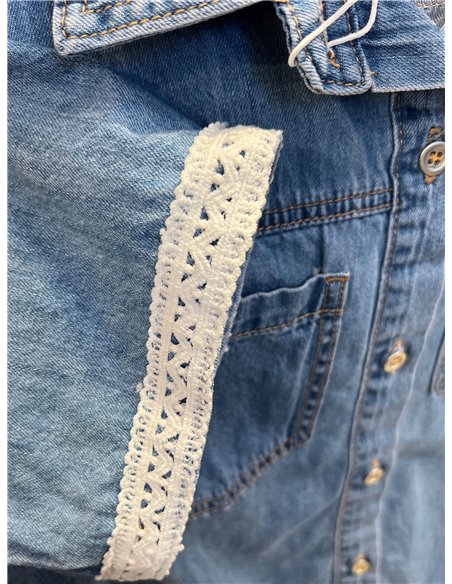 Camisa denim con puntilla en manga